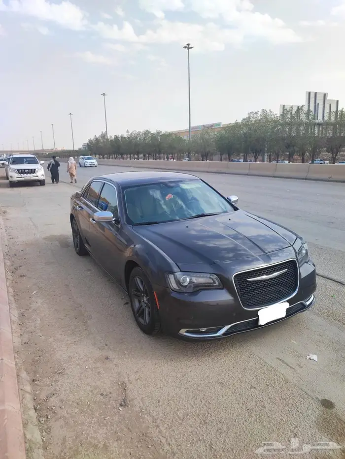 كرايسلر2014ليمتد مالك واحد ممشى قليل140الف صيانات وكاله 7