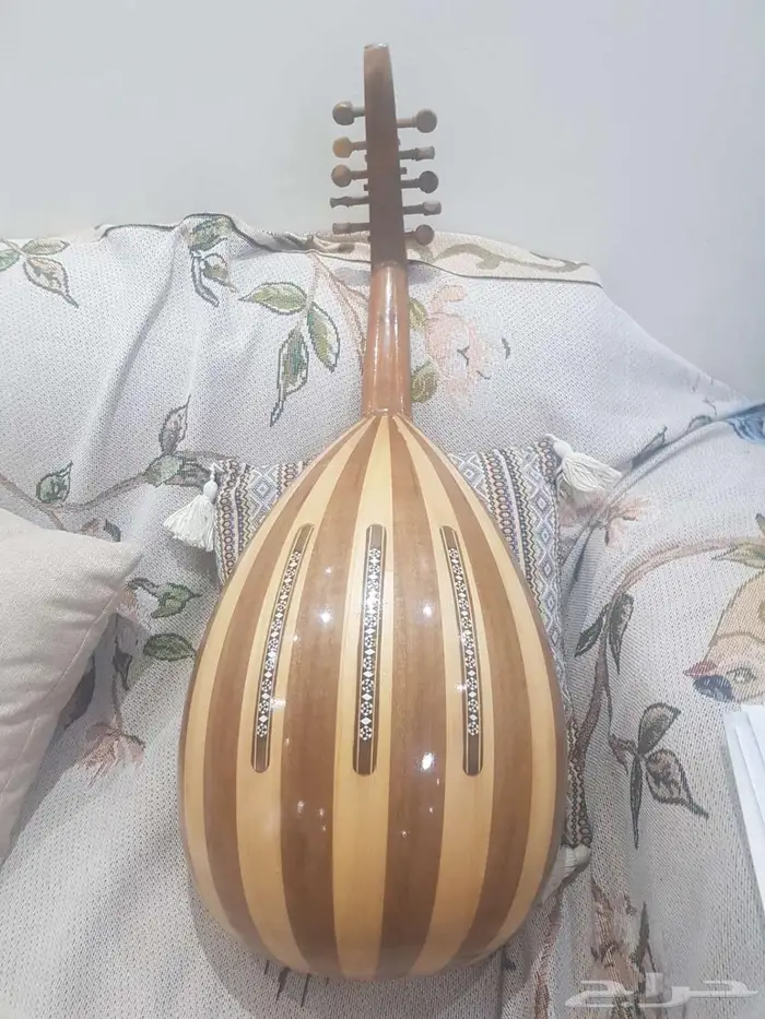 عودموسيقي للبيع 1
