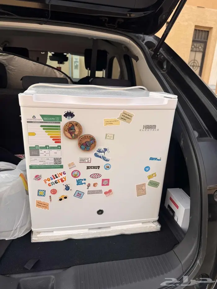 للبيع ثلاجة نطيفه وجديده صغيره 1.6 قدم 0