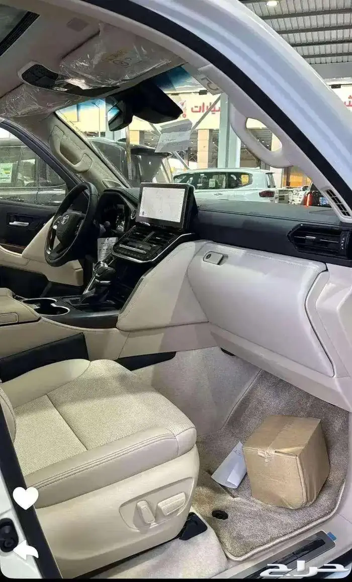 تويوتا لاندكروزر GXR L5 فل كامل وارد الساير -338000 3
