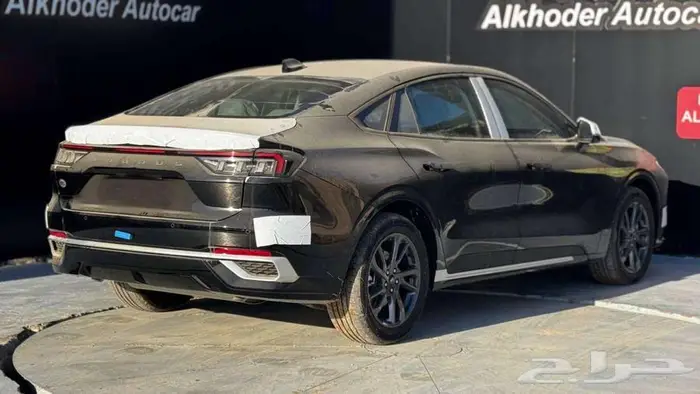فورد تورس امبيانتي 2025 لدى شركة عبدالمجيد الخضر 2