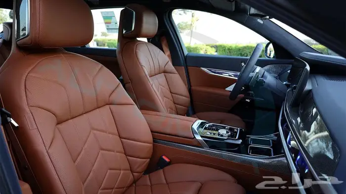 2024 BMW 760i XDRIVE LUXURY 4.4L V8 GCC 29