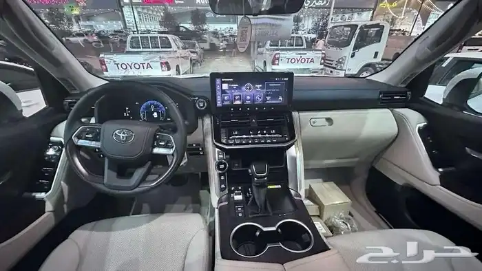 تويوتا لاندكروزر GXR-L4 بنزين سعودي 2025 5