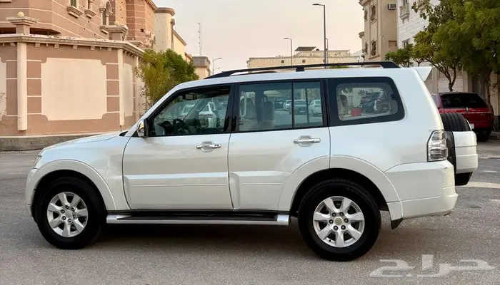 للبيع باجيرو 2010 3