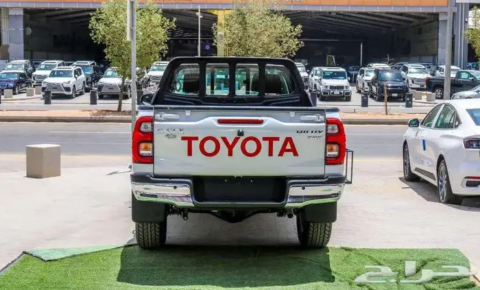 هايلوكس غمارتين S-GLX 4 4 اوتوماتيك بنزين 2025 9