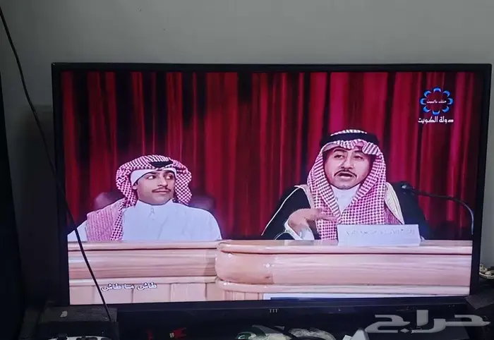 شاشة سمارت 50بوصه TIT LCD معها جهاز شاومي 3