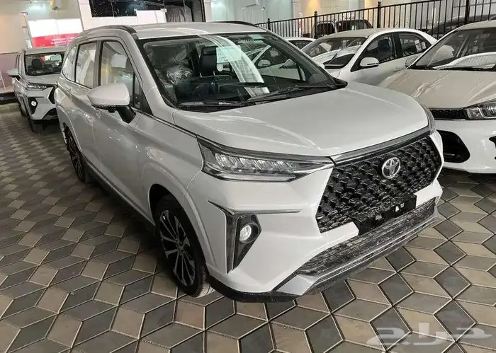 تويوتا فيلوز GLX فل كامل بنزين2025 اصفار 19