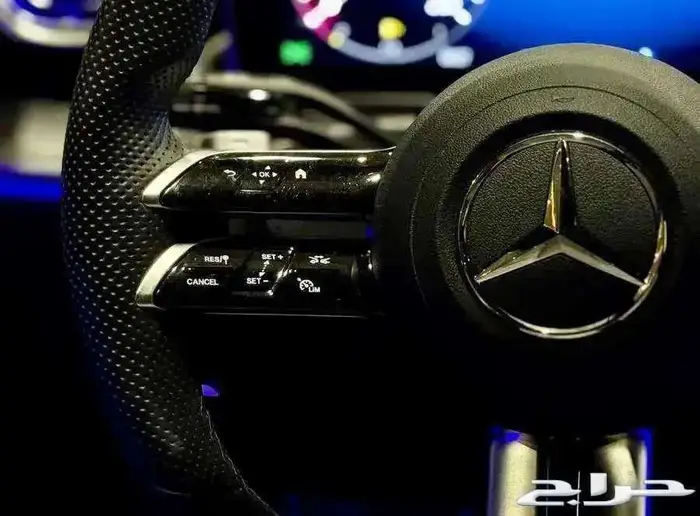 مرسيدس بنز الموديل 2022 - C300 4Matic 17