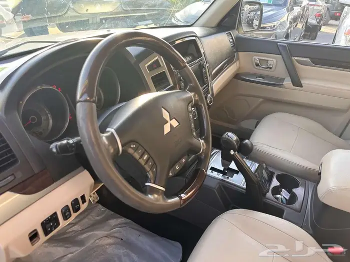 ميتسوبيشي باجيرو 2020 GLS 26