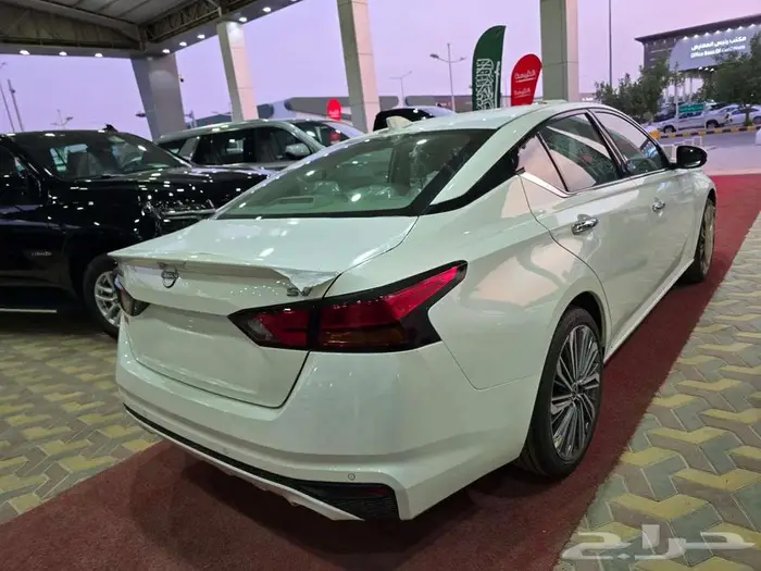 نيسان التيما نص فل SV 2025 5