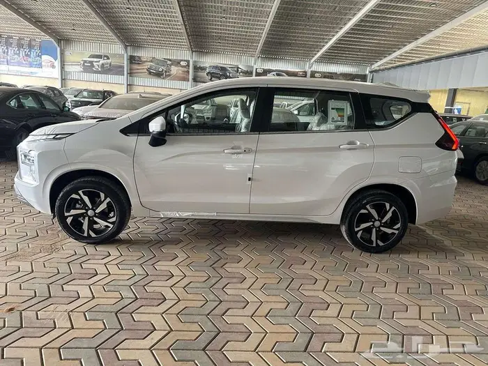 متيسوبيشى اكسباندر هاى لاين جنوط شاشه كاميرا 2025 0