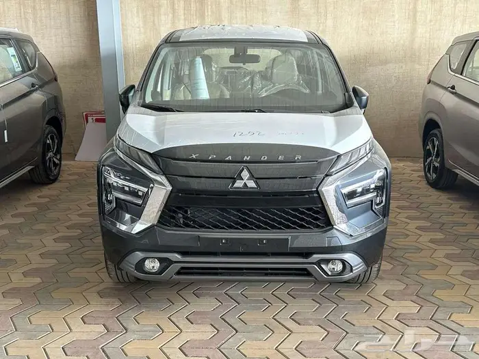 ميتسوبيشي اكسباندر هاي لاين 2025 1