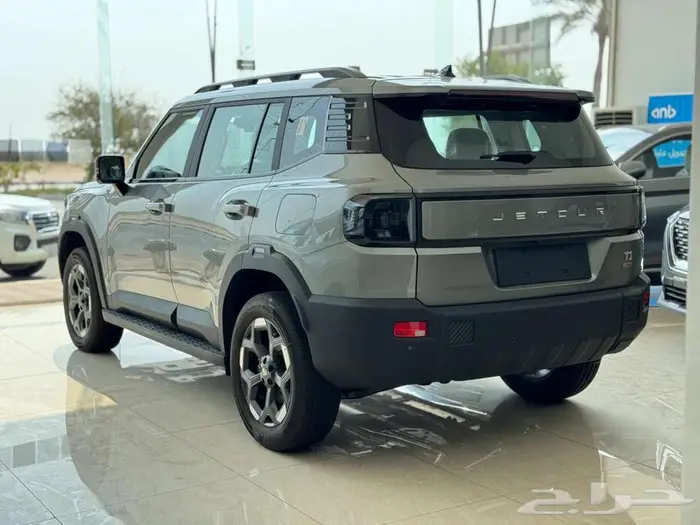 جيتور T1 لاكجري فضي وابيض 2025 10