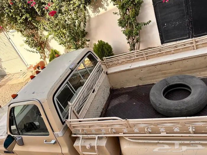 جمس 82 اللون بيج 10