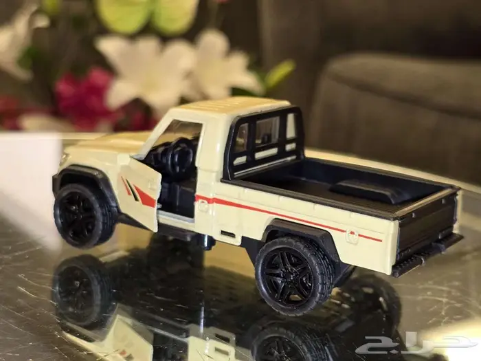 مجسم سيارة تويوتا شاص بيج جميل مع إمكانية فتح الأبواب 0