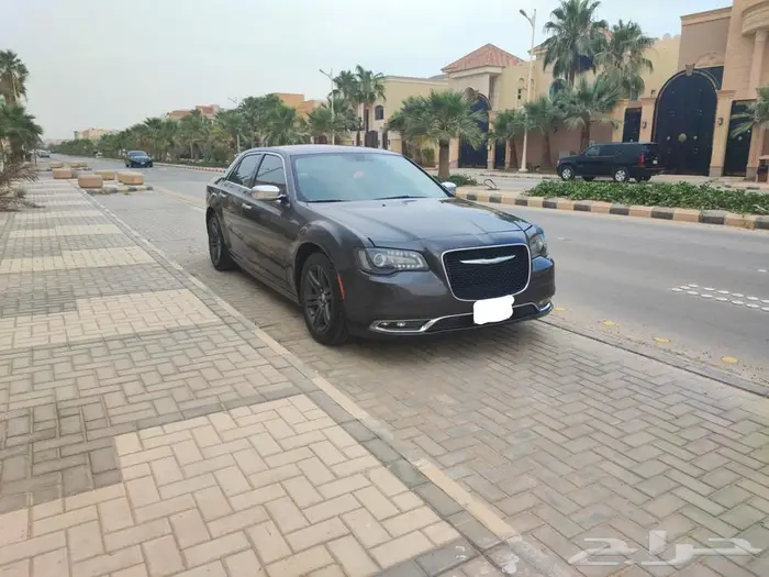 كرايسلر2014ليمتد مالك واحد ممشى قليل140الف صيانات وكاله 8