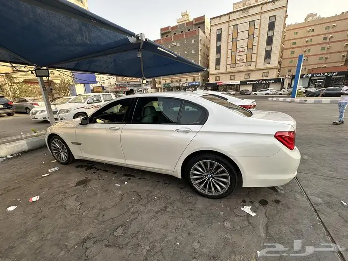 بي ام دبليو فل كامل في قمه النظافة على الشرط 4