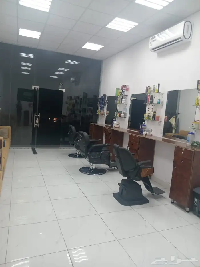 صالون حلاقة حي النبلاء للتقبيل 1