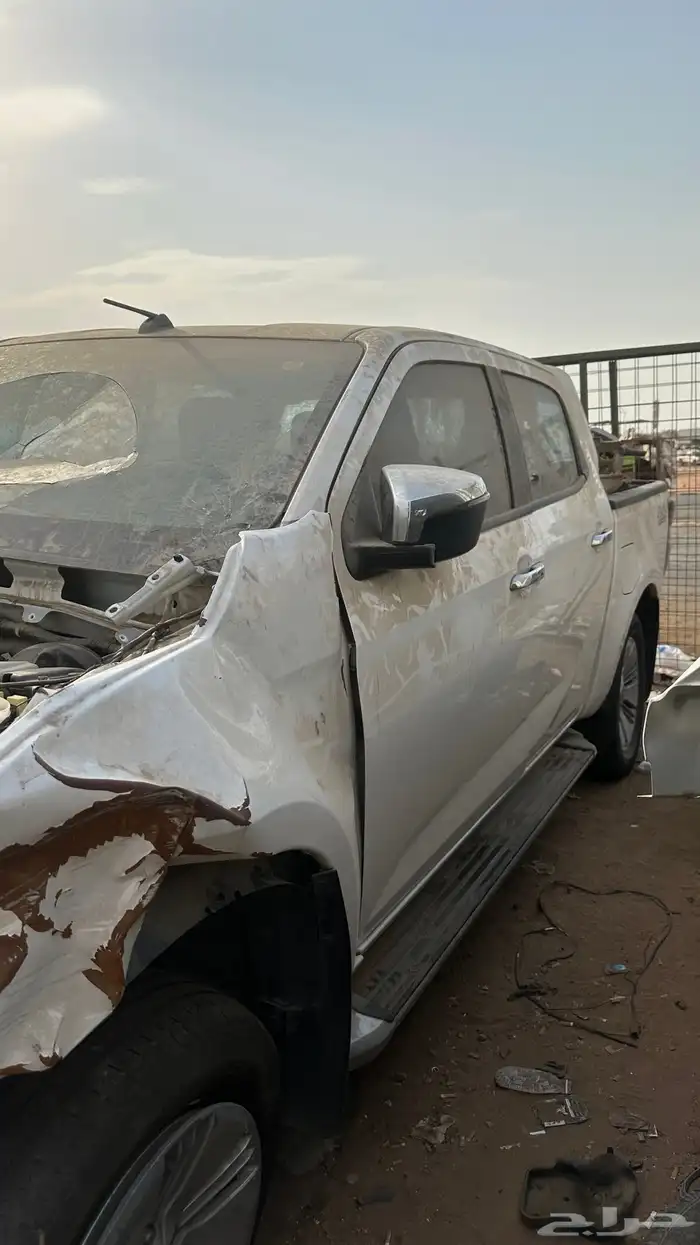 قطع غيار إيسوزو ديماكس 1