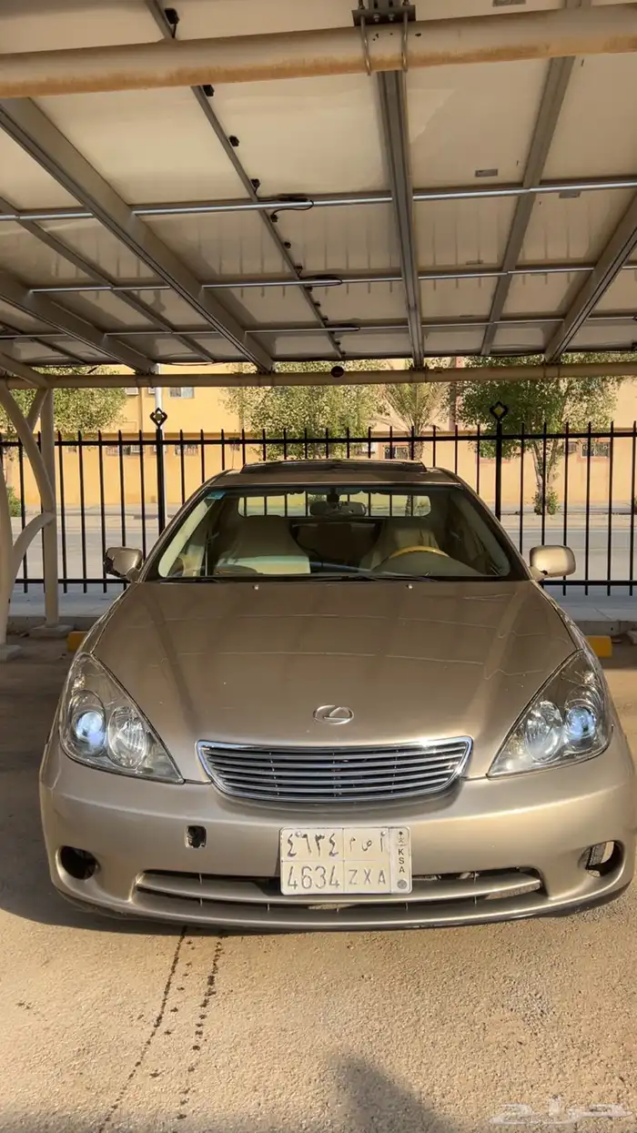 لكزس اي اس 300 2