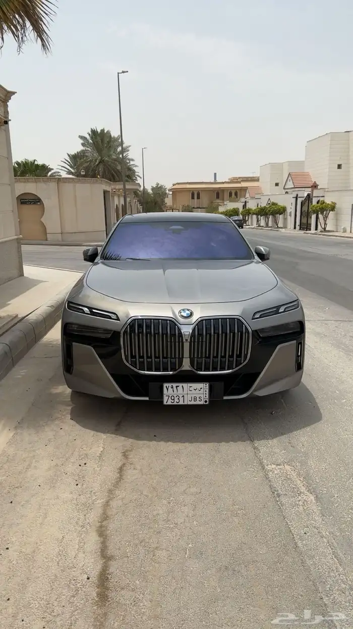 للبيع BMW الفئة السابعة i735 M Kit موديل 2023 1