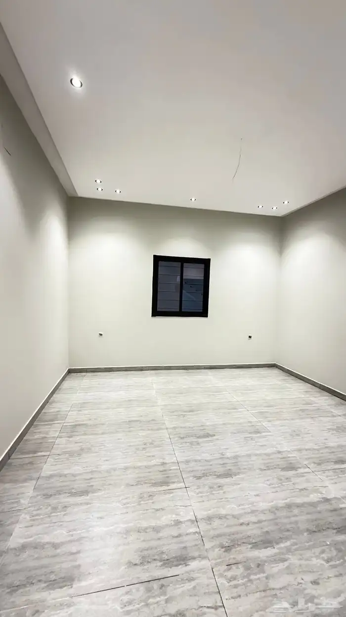 فيلا  درج داخلي وشقتين 10