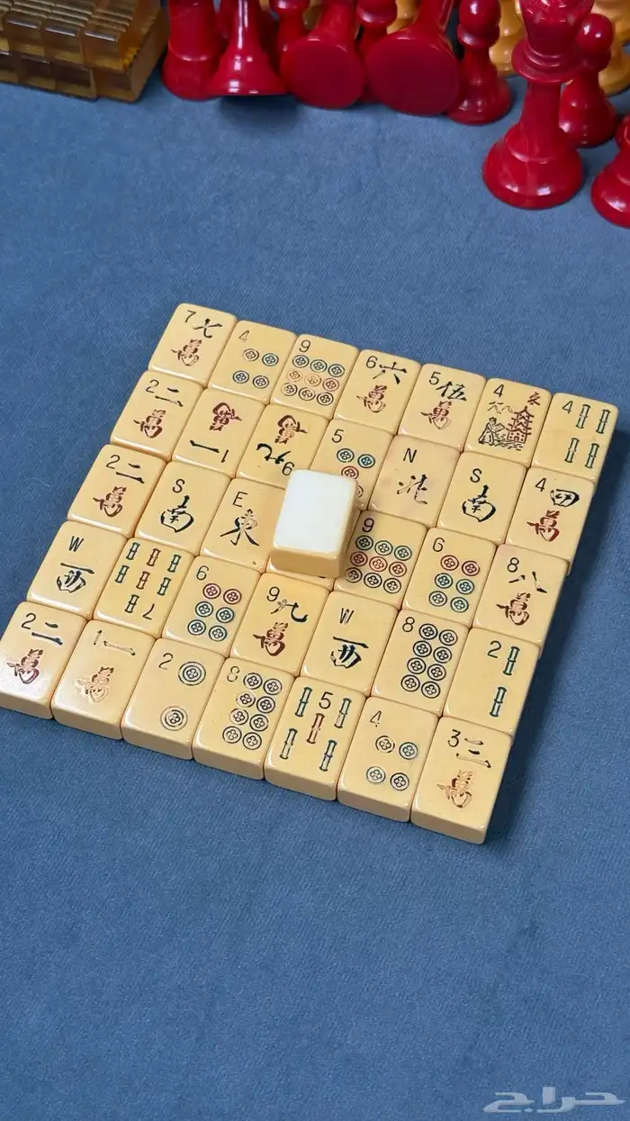 طبق دومنه 36 مكعب بكلايت صب قديم ( كريمي ) 0