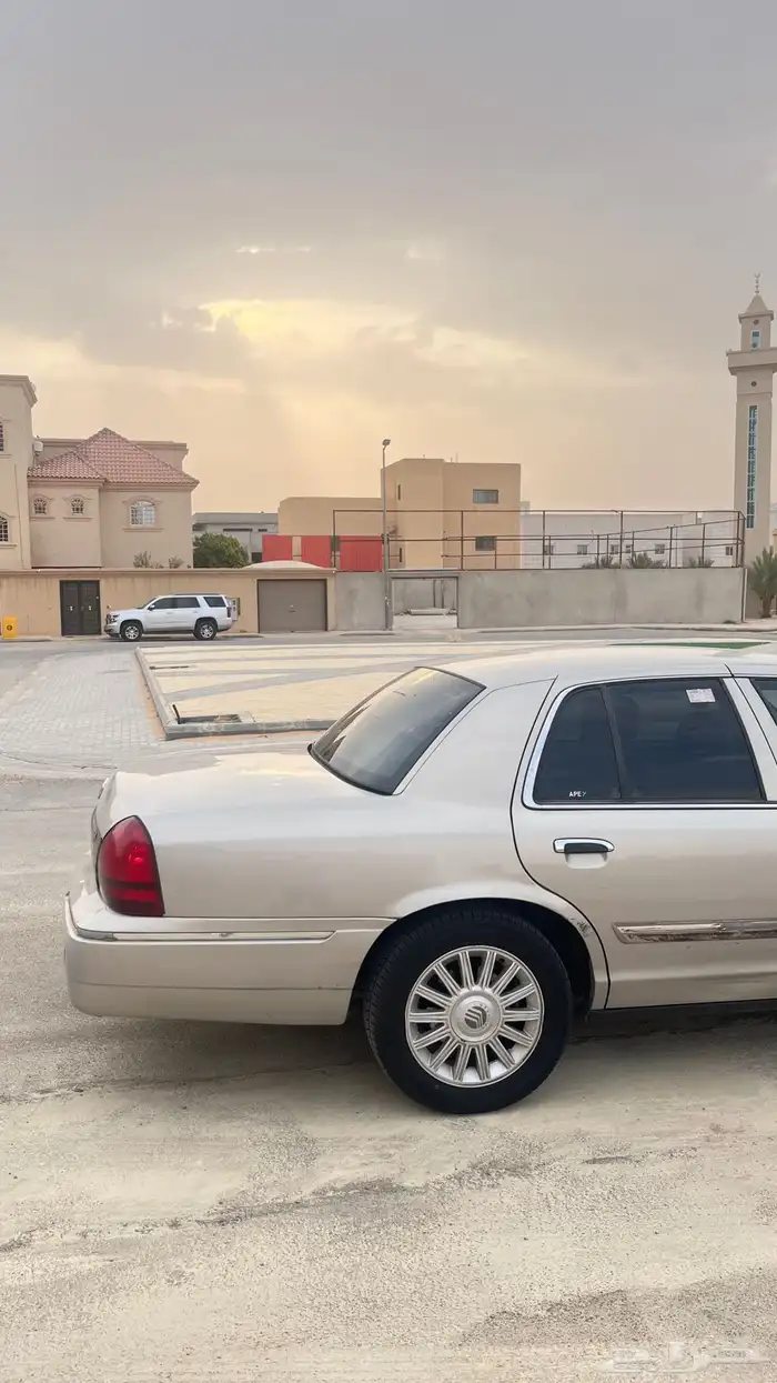 فورد جراند ماركيز 2010 شرط النظافة 9