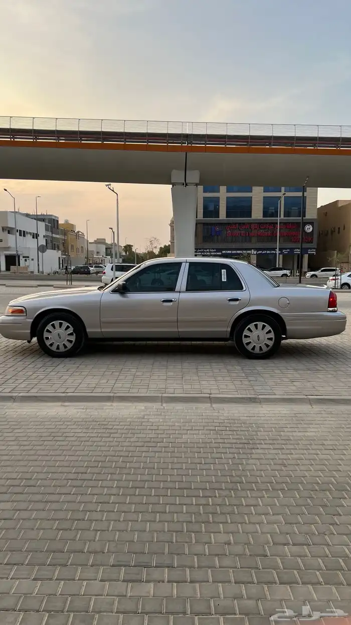 فورد كراون فكتوريا 2005 (مخزن) 2