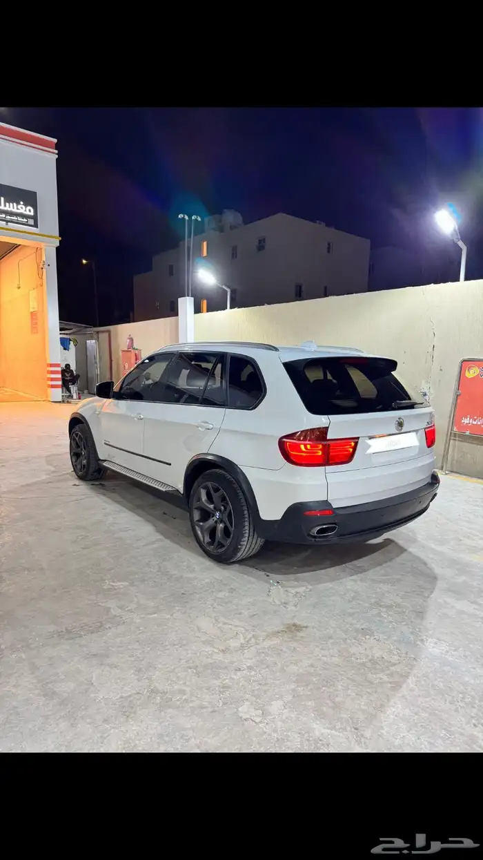 للبيع bmw x5 موديل 2010 1