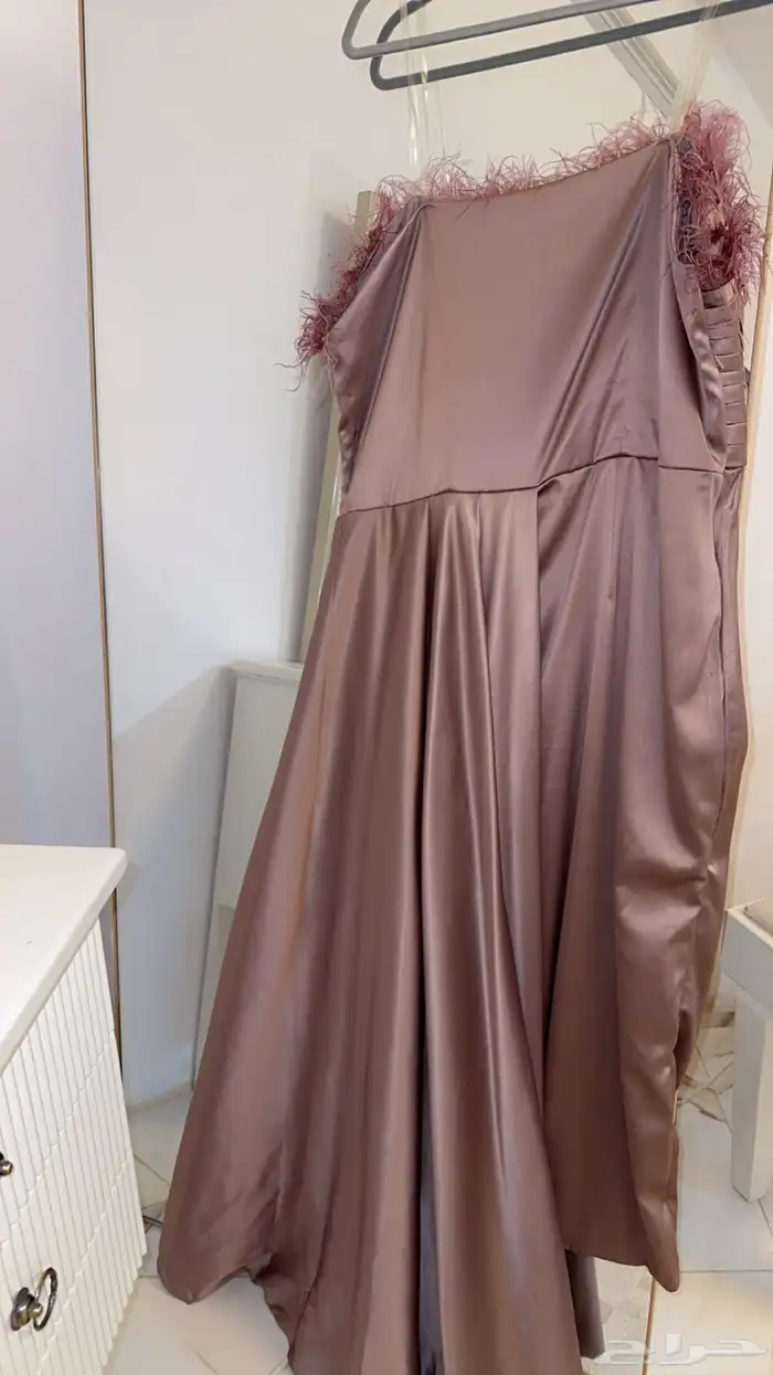 فساتين استخدام مره وحده شبه جديدة 3