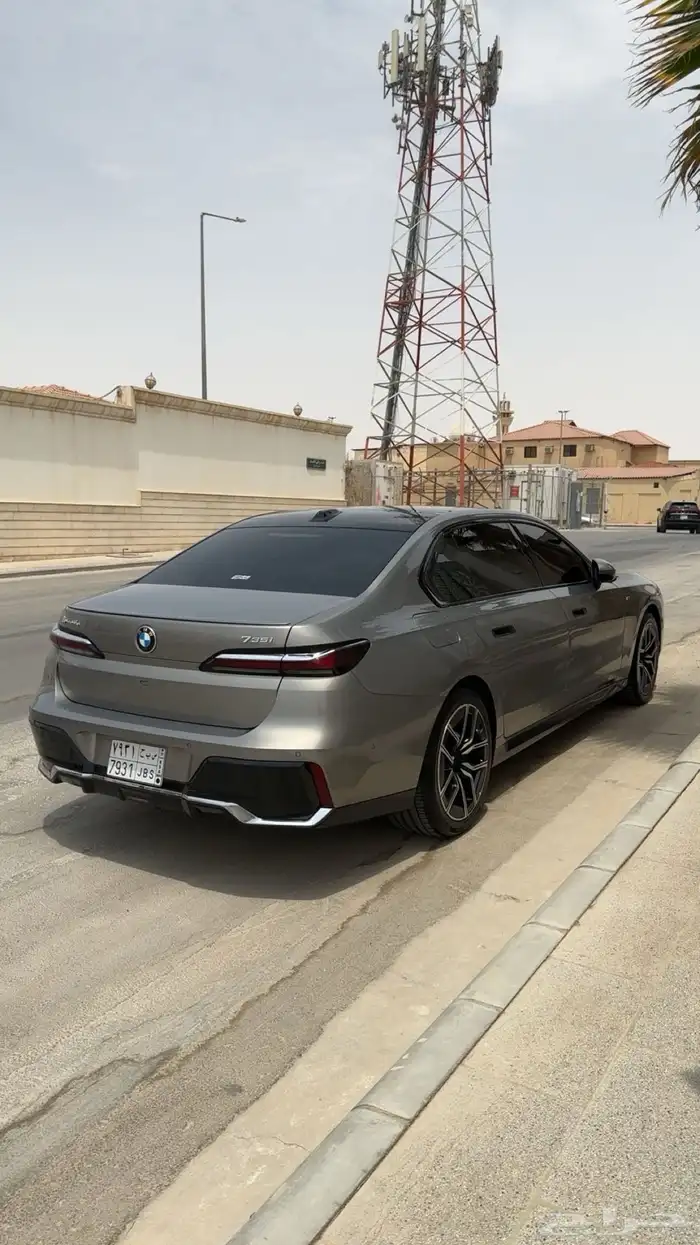 للبيع BMW الفئة السابعة i735 M Kit موديل 2023 2