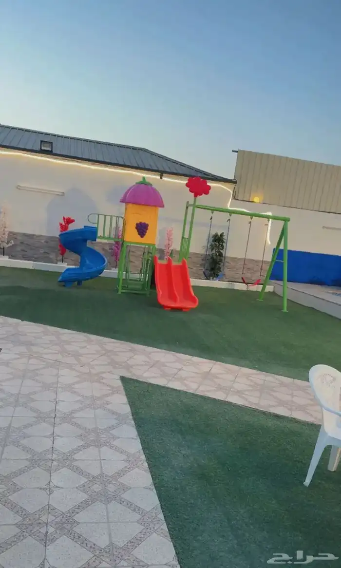 شاليه المملكه قسمين مسبحين 650 قسم بمسبح 400 23