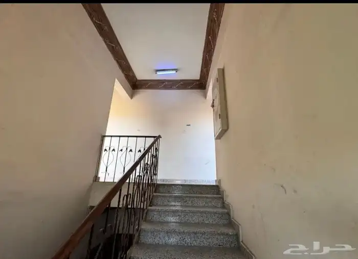 للبيع عماره في حي الضباب 11