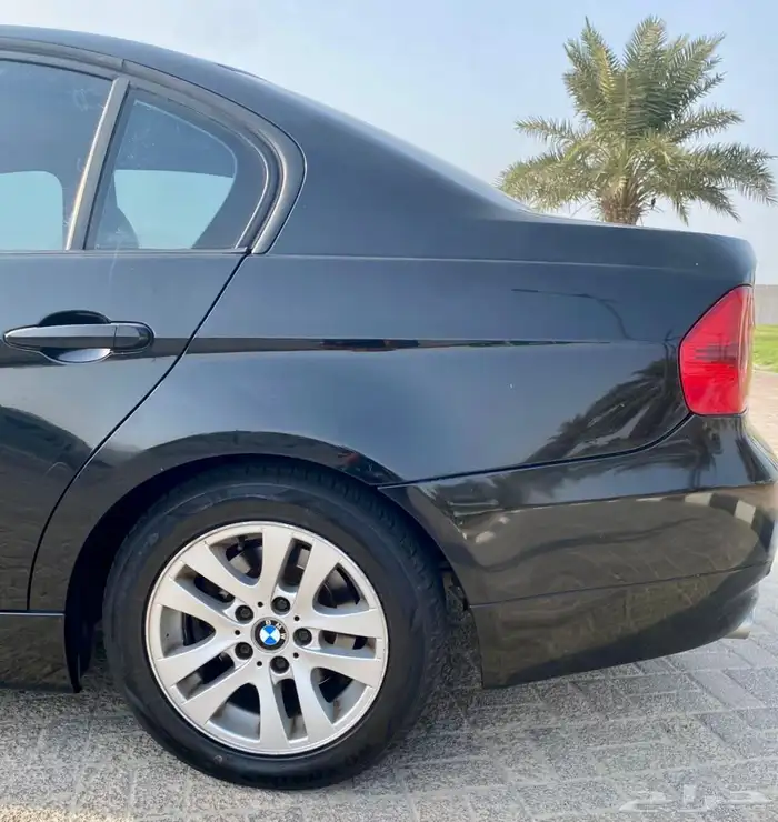 BMW320 2008 6