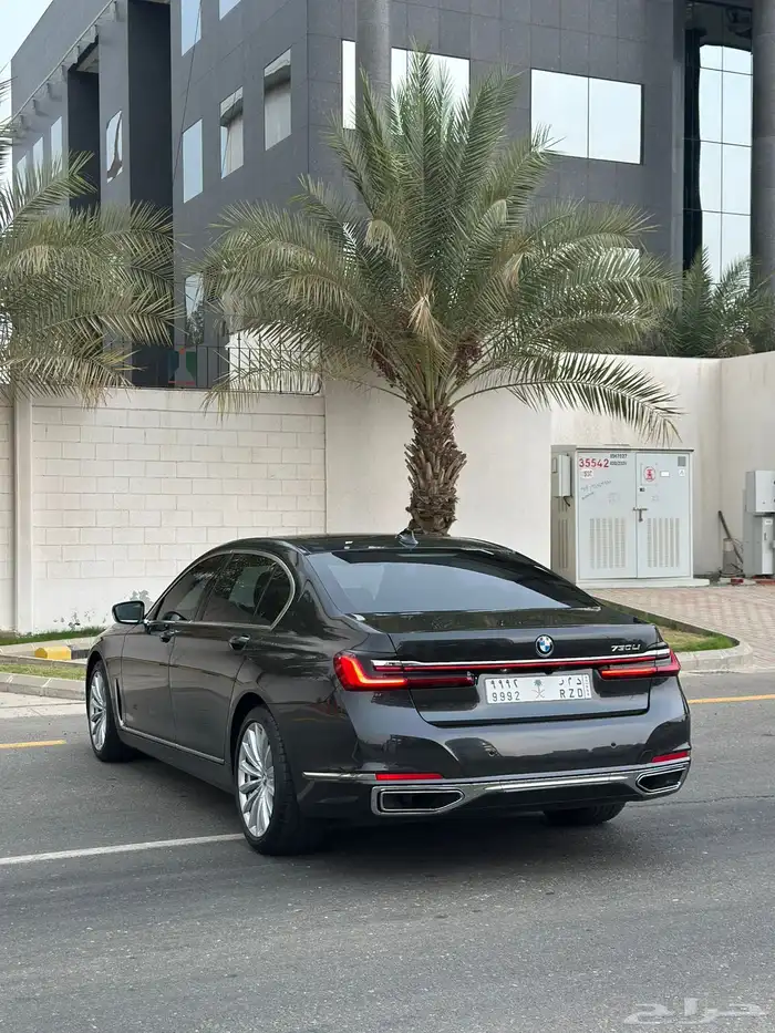 بي ام دبليو 2021 730Li 8