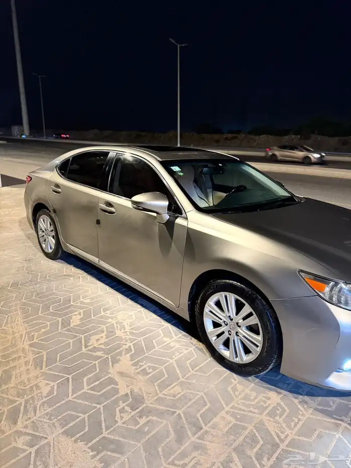 لكزس سعودي ES 250 موديل 2015 نظيفة ومناسبة للمستخدم 0
