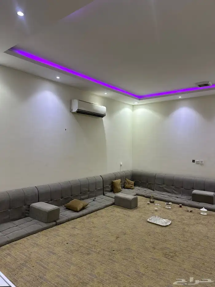 اثاث جلسات وكنب وغرفه سريرين نفر و سرير غير قطم الغرفه 0