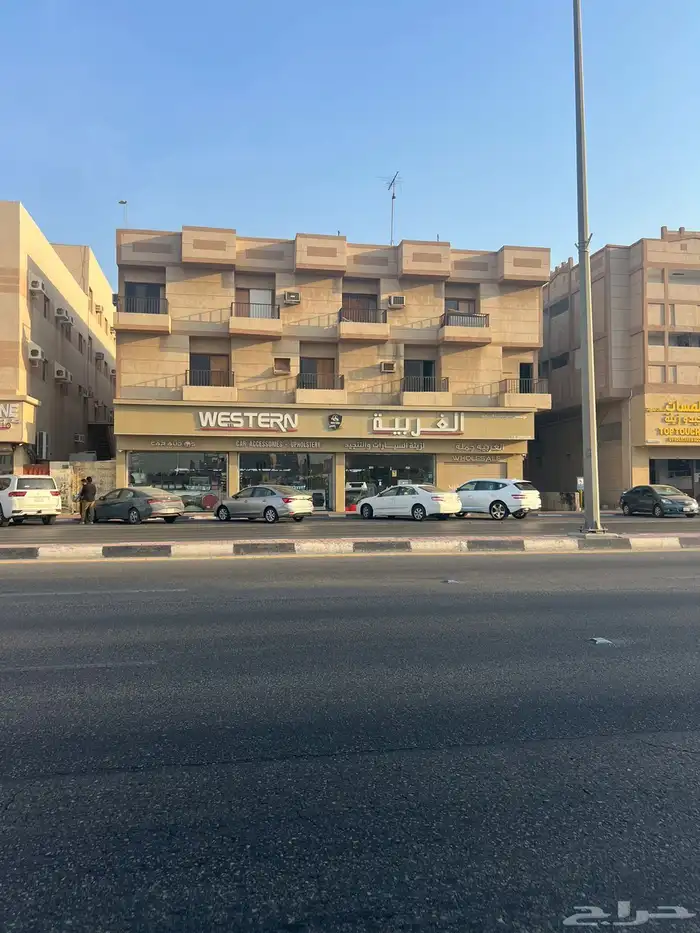 أرض تجارية أو عمارة للبيع شارع الملك سعود قرب الحياة بلازا 1