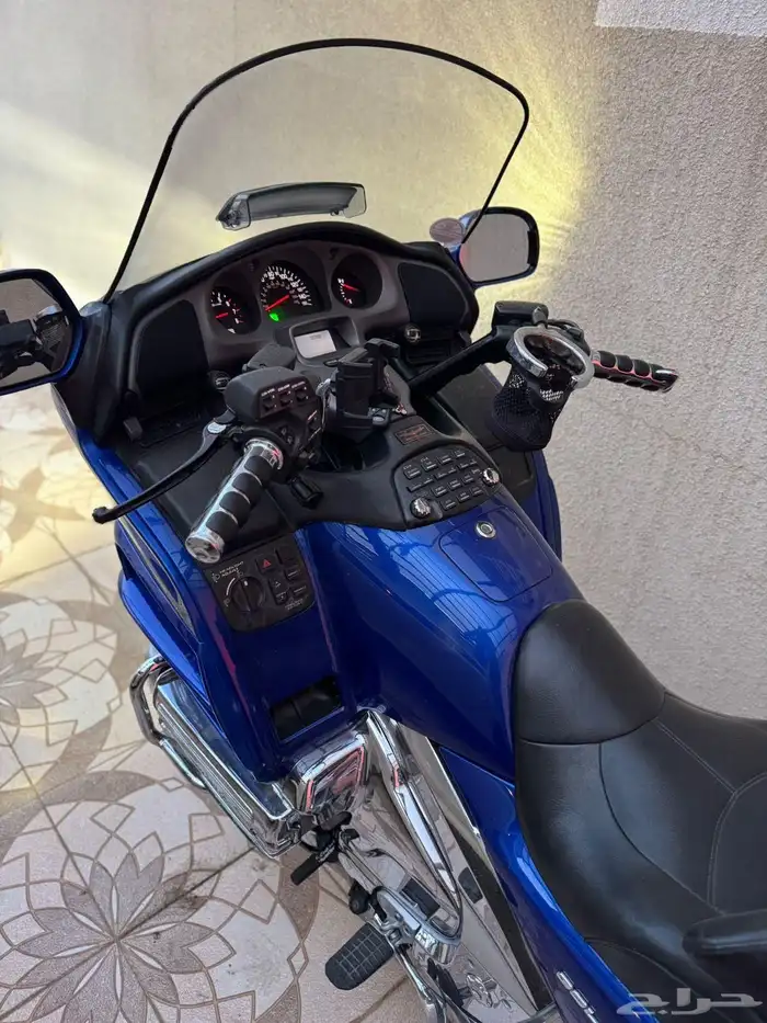 قولد وينق 2002 ماشي 82 الف مايل نظيف ع الشرط 0