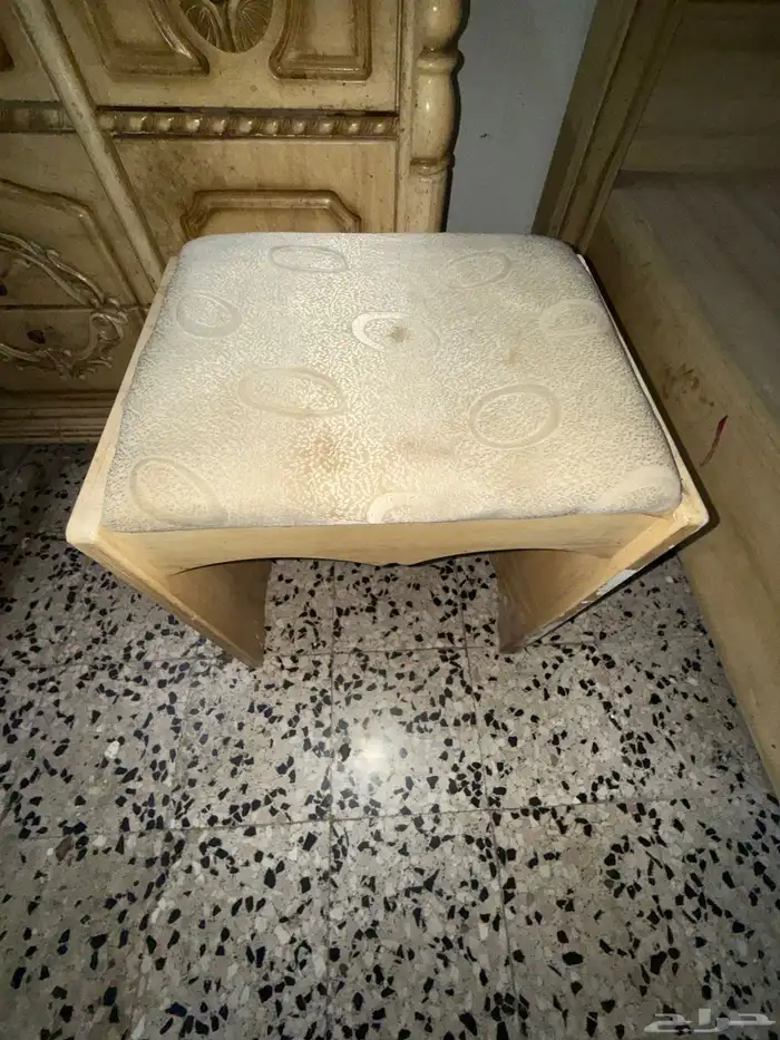 غرفة نوم مستعمل نضيفه للبيع 6
