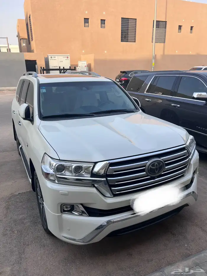 جيب لاندكروزر VXR3 2018 فل كامل سعودي نظيف 0