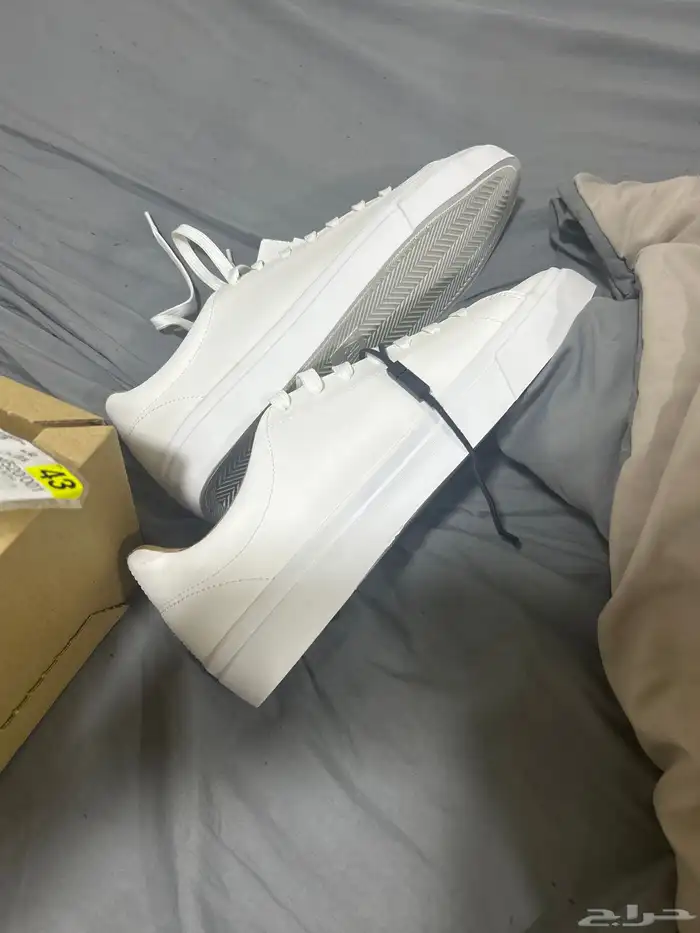 جزمة من زارا غير مستخدمة ب كرتونها ولم يتم  لبسها ولا اي شي 1