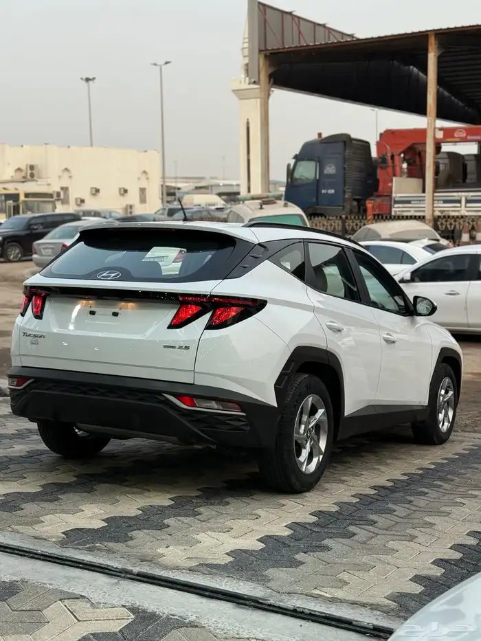 هونداي توسان 2022 دفع رباعي ( محرك كبير بنزين ) عداد 8 الاف 3
