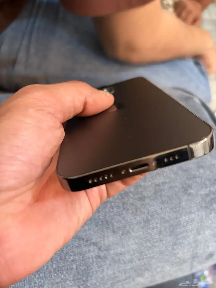 ايفون 13pro (256GB) لون اسود فلكي 3