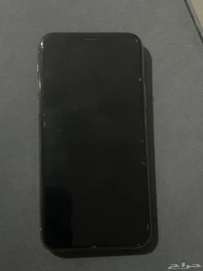 ايفون 11 برو لون ذهبي استعمال خفيف 0