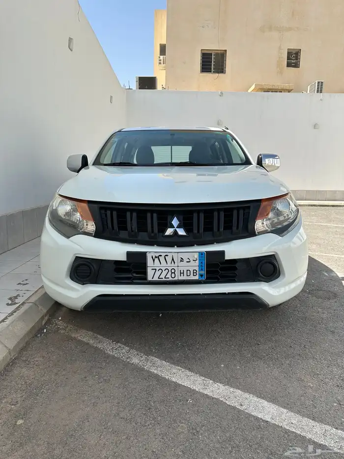 متسوبيشي L200 2018 بنزين 10