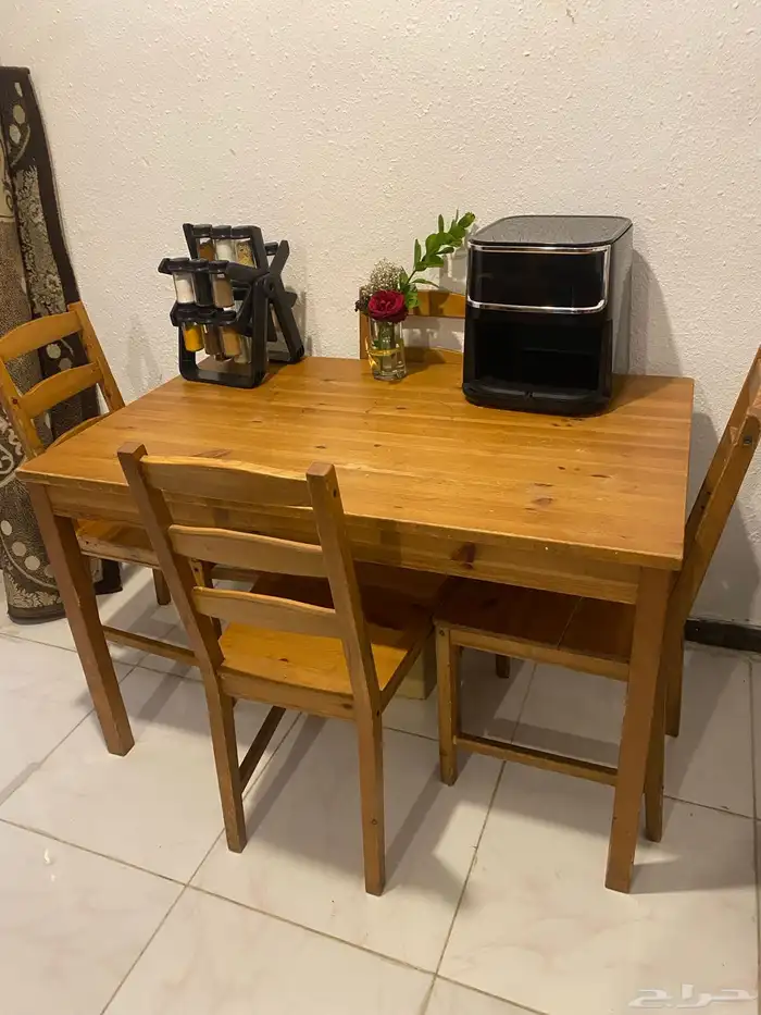 طاولة طعام من ايكيا 0