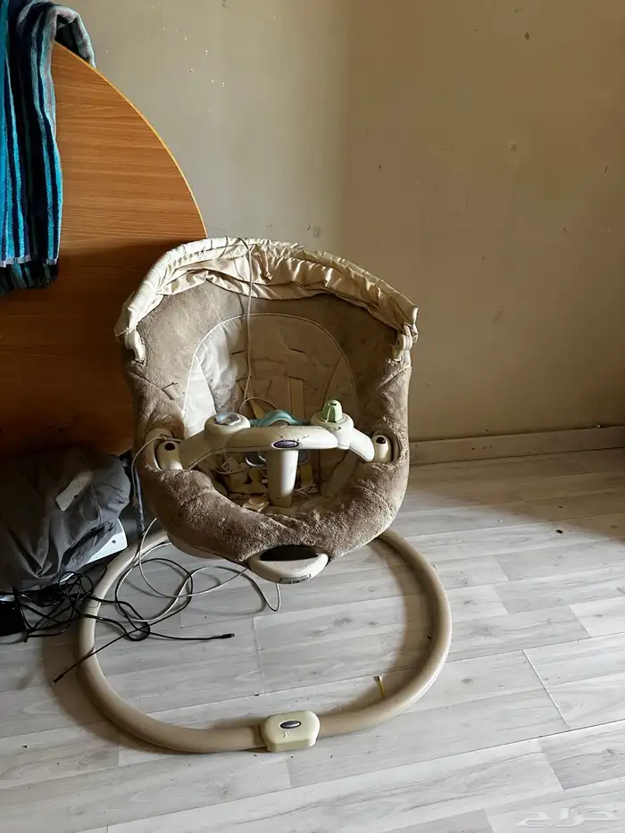 سرير أطفال ..مكينة خياطة .. كرسي أطفال كهرباء 3