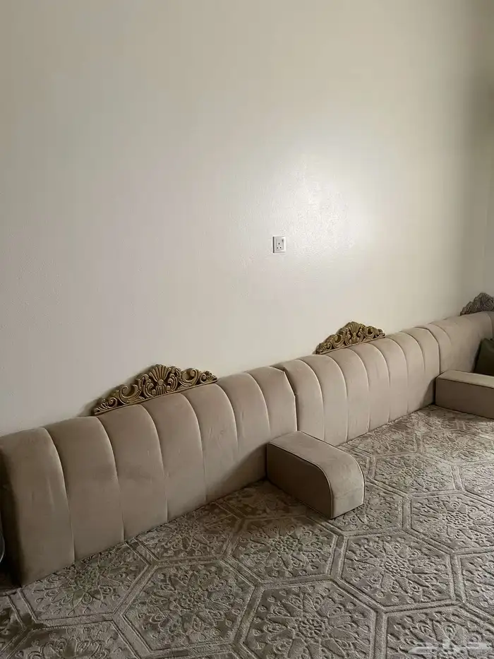 كنب خشب ظهور جديد للبيع مع الستاره و الفرشه 2